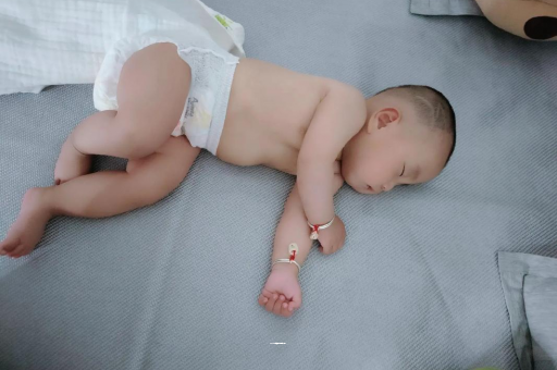 枣阳怀孕多久会显肚子